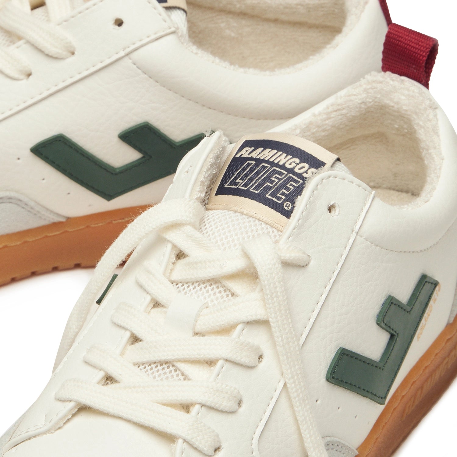 Flamingos Life Roland V.10 - White Forest Caramel