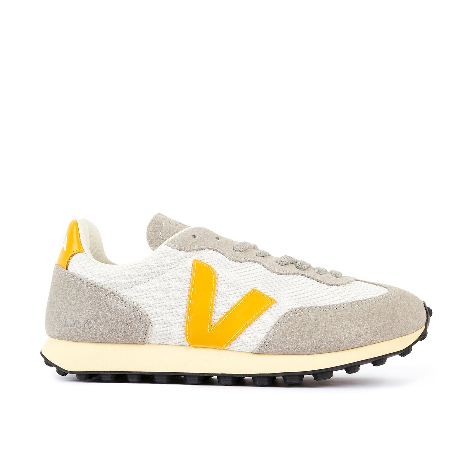 Veja Rio Branco Alveomesh Trainer - Gravel / Ouro - Burrows and Hare