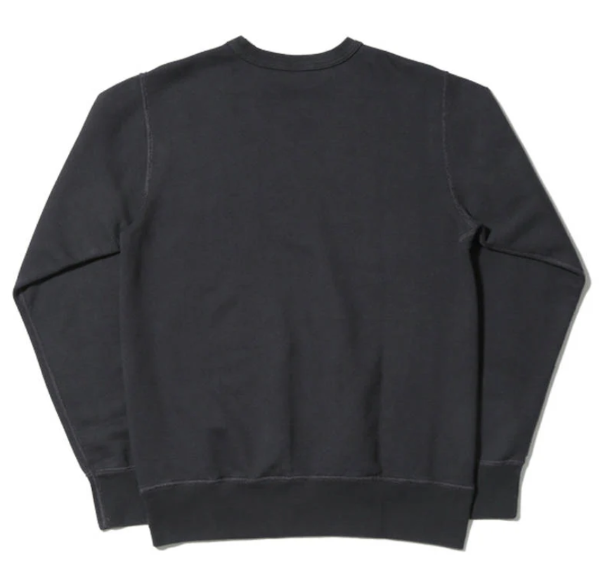 Detail of Buzz Rickson's Set-In Crew Neck Sweatshirt in black, featuring set-in sleeve construction.