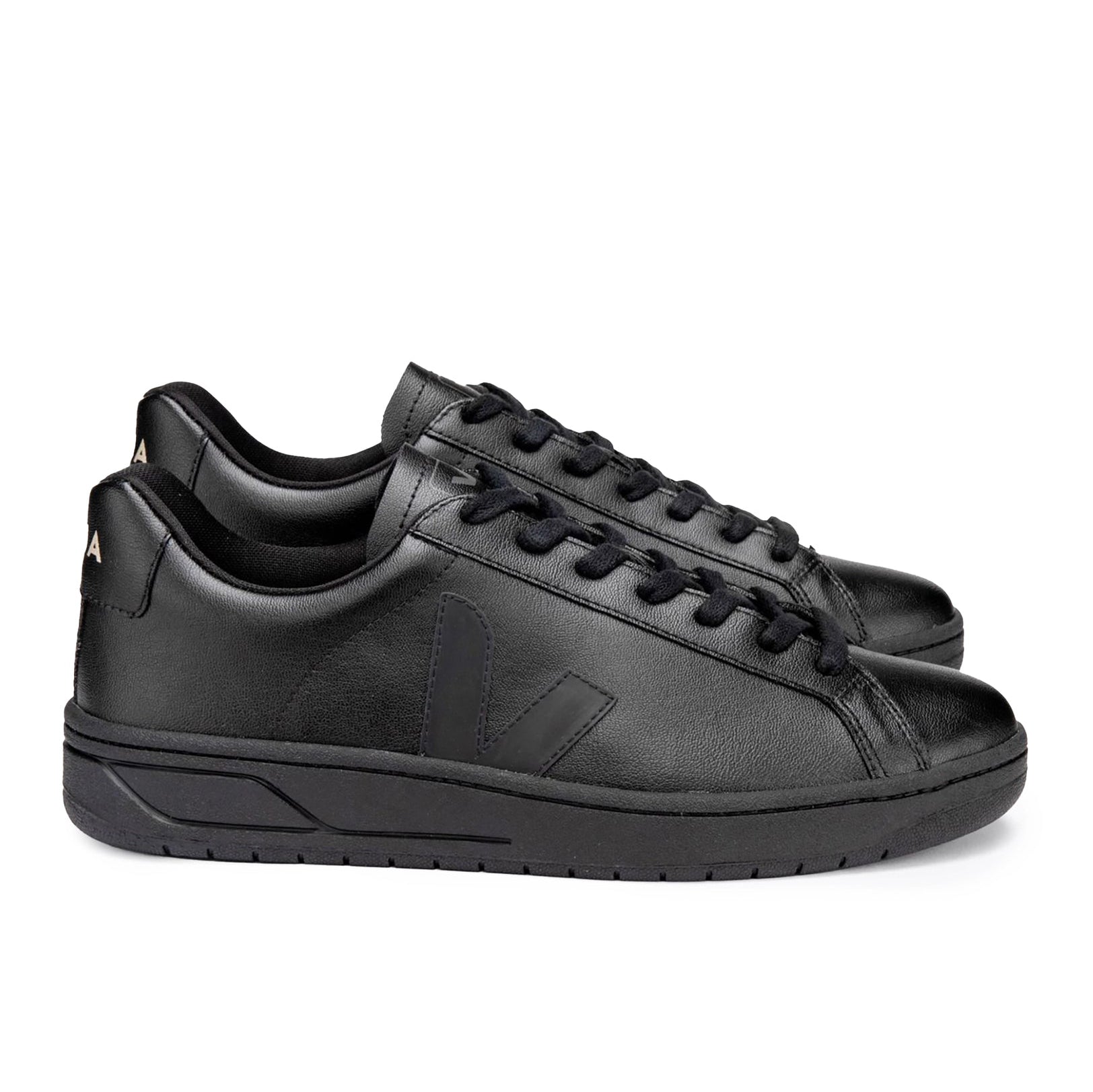 Veja Urca CWL Trainer - Full Black - Burrows and Hare